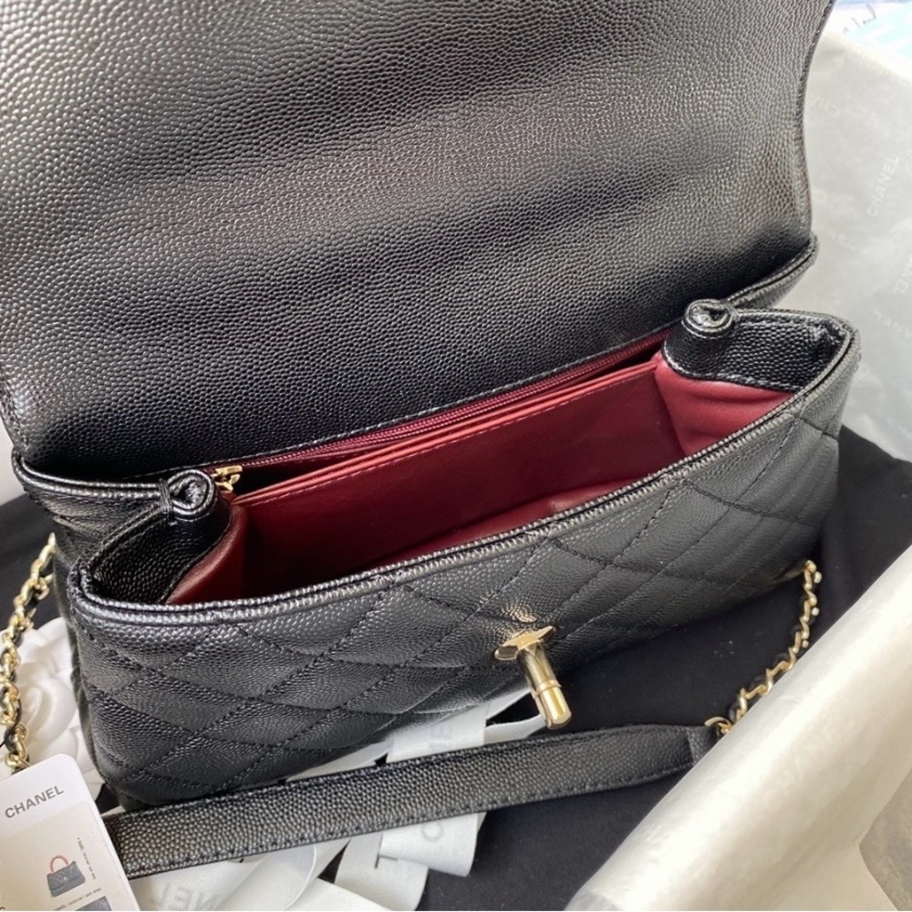 Chanel Black Quilted Shoulder Bag - Picture 3 of 9